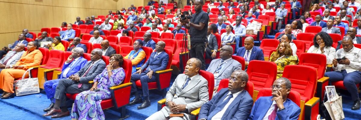 Participants aux Premières journées nationales de la Société de cardiologie du Congo à Brazzaville